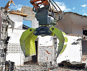 Mit neuen Mehrzweckgreifern auf der Mawev