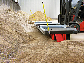 CLEANline: Der Baggerbesen für Baustelle und Bauhof