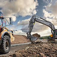 Pr&auml;ziser und effizienter: der neue Kurzheckbagger Volvo ECR355 