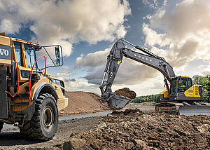 Pr&auml;ziser und effizienter: der neue Kurzheckbagger Volvo ECR355 