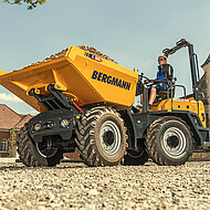 Bergmann Maschinenbau: Drei-Seiten-Kipppritsche und Deb&uuml;t f&uuml;r gr&ouml;&szlig;ten E-Dumper
