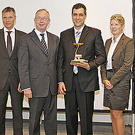 Weltmarktf&uuml;hrer w&auml;chst weiter &ndash; &raquo;Goldenes Modul&laquo; f&uuml;r Leistungen