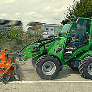 AVANT TECNO: Multikupplungssystem erleichtert den Anbauger&auml;tewechsel