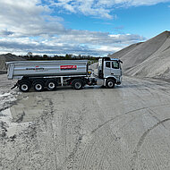 Neuer Dreiachs-Sattelauflieger