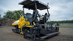 Neuer Raupenfertiger HA60 C-11