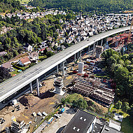 Voll aufgegangen: Doka-Konzept f&uuml;r komplexes Br&uuml;ckenbauprojekt