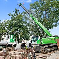 SENNEBOGEN: Teleskopkran im Einsatz &ndash; Presscrete Engineering setzt 50 t SENNEBOGEN 653 E Raupe f&uuml;r die Wartung von Singapurs Abwasserkanalsystem ein