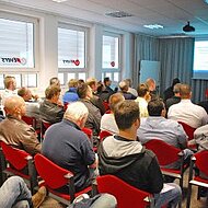 Viel Fachkompetenz bei Themenmesse &raquo;Ladungs- und Absturzsicherung&laquo; 