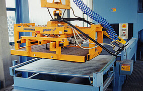 Probst: Innerbetriebliches Handling in der Verbundsteinproduktion - Bestücken, abtragen, stapeln, wenden