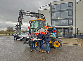 Graffiti-Mobilbagger erfolgreich versteigert