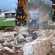 Neue Abbruchzangen verwandeln Baumaschinen in mobile Brecher