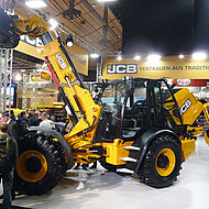 Agritechnica 2017 baut mit 450&thinsp;000 Besuchern die f&uuml;hrende Rolle als Branchentreffpunkt aus