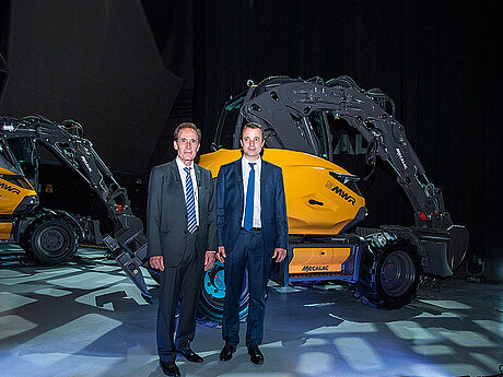 MECALAC: »Das Beste aus zwei Welten«: Der neue Mobilbagger MWR