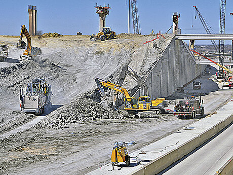 Wegbereiter in felsigem Gel&auml;nde