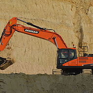 Doosan DX300LC-5 gewinnt Preis f&uuml;r niedrigste Betriebskosten