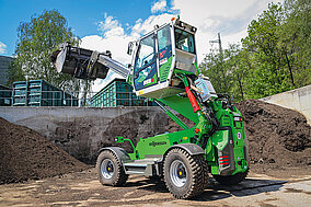 SENNEBOGEN: Zwei Teleskoplader ersetzen drei Radlader