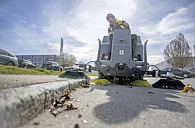 Aufsitzkehrmaschine auch als Akku-Variante