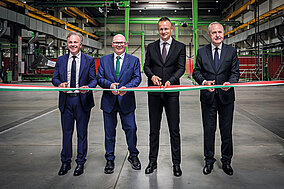 In Ungarn: Sennebogen eröffnet zweites Stahlbauwerk