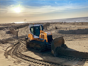 Größtes Sandbike-Rennen der Welt: Boulard TP vertraut auf Liebherr-Planierraupen