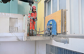 Kompaktwandsäge bewährt sich beim Balkonrückbau