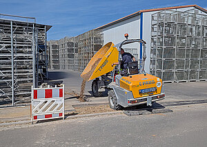 Stillstandzeiten minimieren: Dumper fahren ohne Lkw-F&uuml;hrerschein