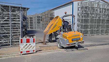 Stillstandzeiten minimieren: Dumper fahren ohne Lkw-F&uuml;hrerschein