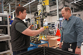 Technische Prüfung: Liebherr-Components ist mit Beutlhauser Safe Work auf der sicheren Seite 