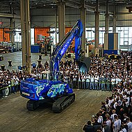 Liebherr: 60&thinsp;000. Raupenbagger aus Colmar in spezieller Optik