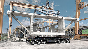 Fertigbauteile für Mahatma-Gandhi-Brücke befördern