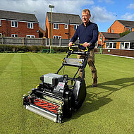 Vanguard Lithium-Ionen-Akkusysteme sorgen f&uuml;r starke Performance bei Spindelm&auml;hern von Allett Mowers Ltd.
