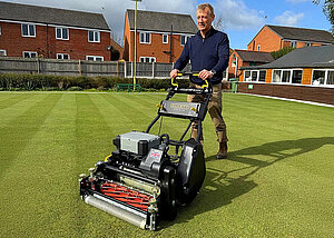 Vanguard Lithium-Ionen-Akkusysteme sorgen f&uuml;r starke Performance bei Spindelm&auml;hern von Allett Mowers Ltd.