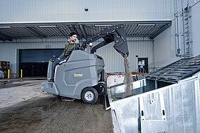 Kehrsaugmaschine verbindet Komfort mit Leistung