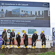 Erster Spatenstich f&uuml;r neues &raquo;MAN TopUsed Center M&uuml;nchen/Karlsfeld&laquo;