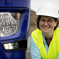 Frauenpower im Steinbruch mit dem neuen Arocs - Doreen Trabert f&auml;hrt den Bauprofi von Mercedes-Benz