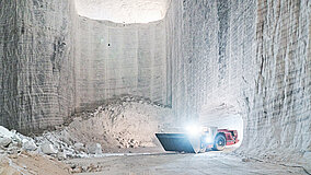 Husqvarna: Ferngesteuerter Abbruchroboter bewährt sich im Steinsalzbergwerk