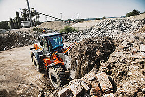 Hitachi – Kiesel: Fahrerkomfort spielt beim neuen Radlader die Hauptrolle