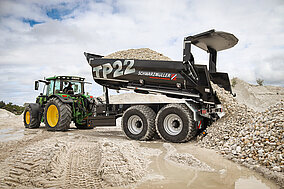 Wilhelm Schwarzmüller: Offroad-Mulden für den Einsatz mit Großtraktor werden ausgeliefert