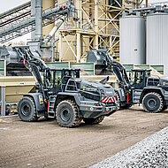 Liebherr-Werk Bischofshofen: Liebherr-Radlader f&uuml;r Guggenberger mit&nbsp;Sonderlackierung ab Werk