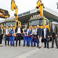 Vier auf einen Streich: Schmidbauer-Gruppe &uuml;bernimmt Lkw-Ladekrane von Palfinger im MAN Truck Forum