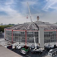 B&ouml;cker-Autokrane im Einsatz an der Dortmunder Westfalenhalle