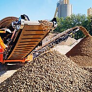 Doppstadt: Einsatzl&ouml;sungen  f&uuml;r das F&ouml;rdern und Sieben
