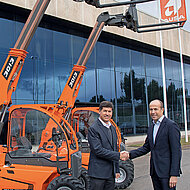 AuSA/JLG: Teleskopstaplerhersteller AUSA und JLG kündigen Zusammenarbeit an