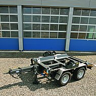 HKM Anh&auml;ngerbau: Kompaktes Multitalent f&uuml;r Absetzkippsysteme