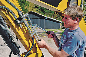 Mit spezieller Zange das Kuppeln erleichtern