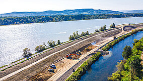 Kiesel – Hitachi: Ersteinsatz für eine Fischwanderhilfe an der Donau