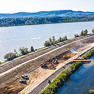 Kiesel &ndash; Hitachi: Ersteinsatz f&uuml;r eine Fischwanderhilfe an der Donau