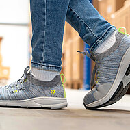 Baak mit neuem Sicherheitsschuh f&uuml;r Damen mit Hallux valgus