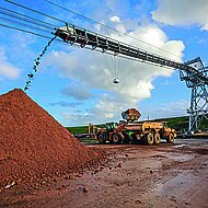 Bandbr&uuml;cke unterst&uuml;tzt den Schutzdeichbau an der Lippe