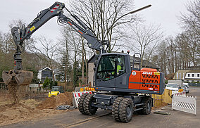 18-Tonner beim Leitungsbau