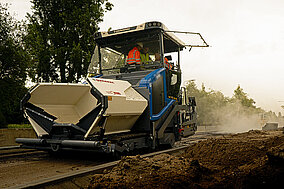 Erfolgreiches Debüt für vollelektrischen Straßenfertiger 